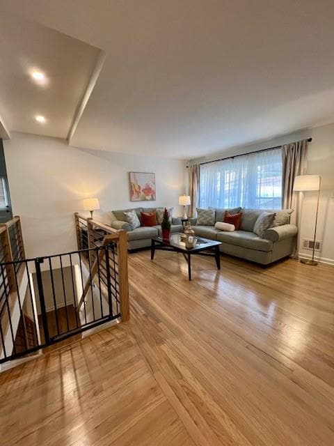 Building Photo - 3867 Hillcrest Dr SE