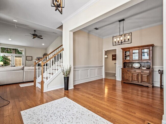 Building Photo - 1633 Cross Pointe Way