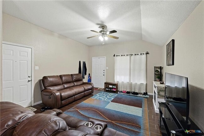 Building Photo - 3210 Raven Dr