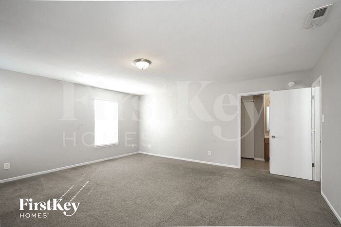 Building Photo - 15490 Gallow Ln