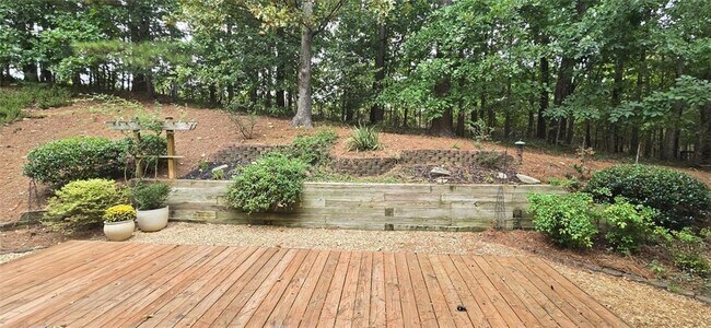 Building Photo - 326 Tuggle Ct