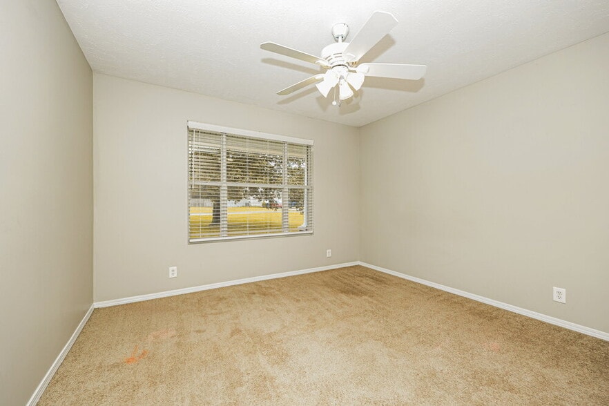 Building Photo - 805 Hammersmith Dr