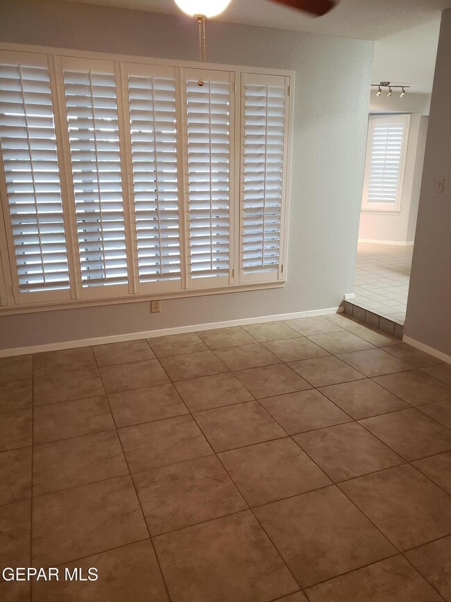 Building Photo - 4365 Loma De Oro Dr