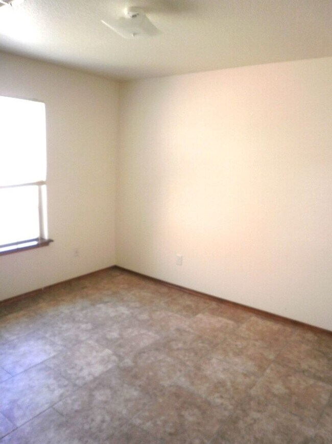 Building Photo - 3148 SW 103rd Pl