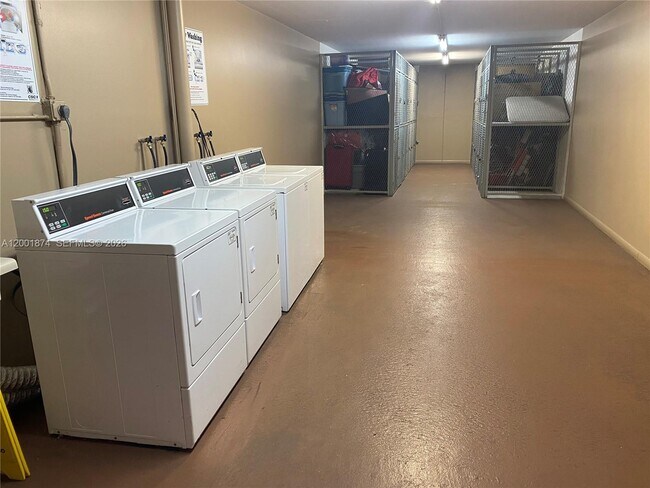 Building Photo - 800 SW 131st Ave