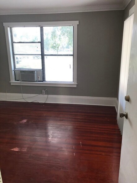 Building Photo - 1329 2nd Ave W