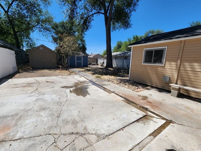 Building Photo - Best Deal - Single Family Home! Large Dog OK!