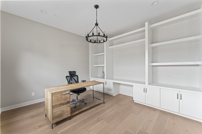 Building Photo - "Spacious Santa Clarita Sanctuary: 4-Bedro...