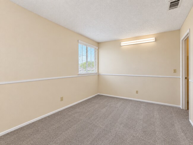 Building Photo - 38767 Buckboard Common