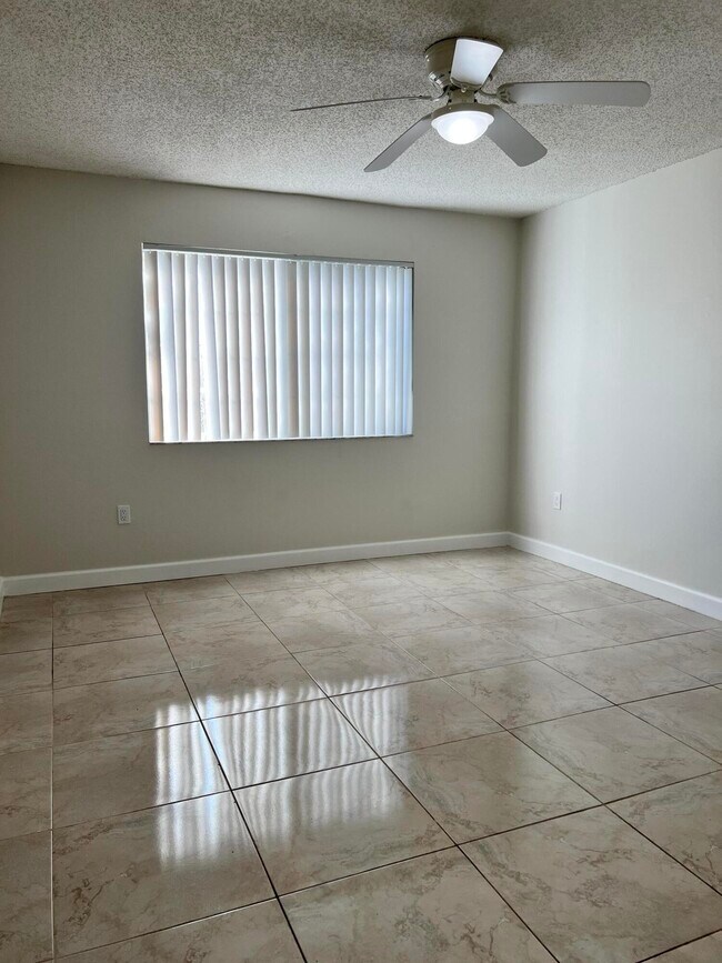 Building Photo - 5001 Wiles Rd