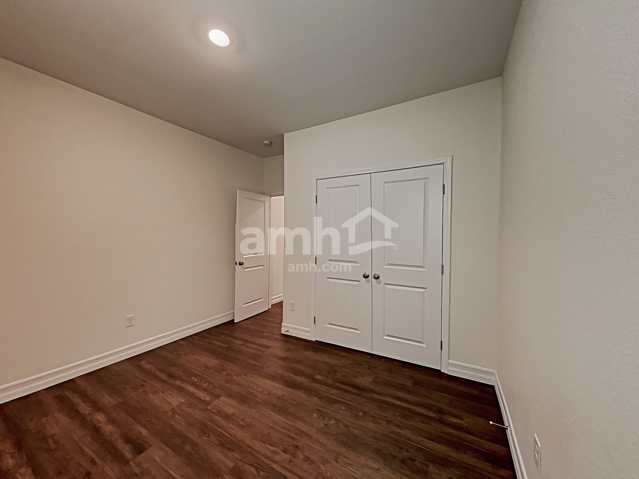 Building Photo - 5884 Petronius St