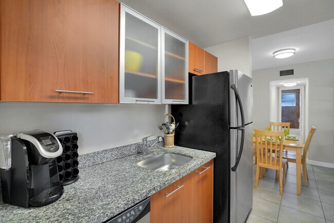 Building Photo - 3212 NE 9th St