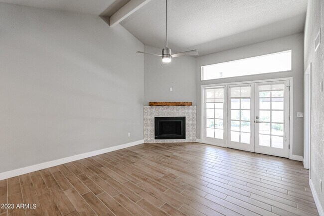 Building Photo - 623 E Jeffrey Ave