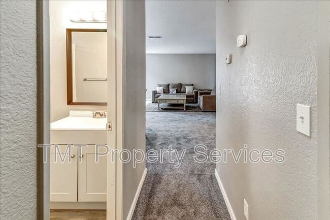 Building Photo - 2836 Fox Creek Ct