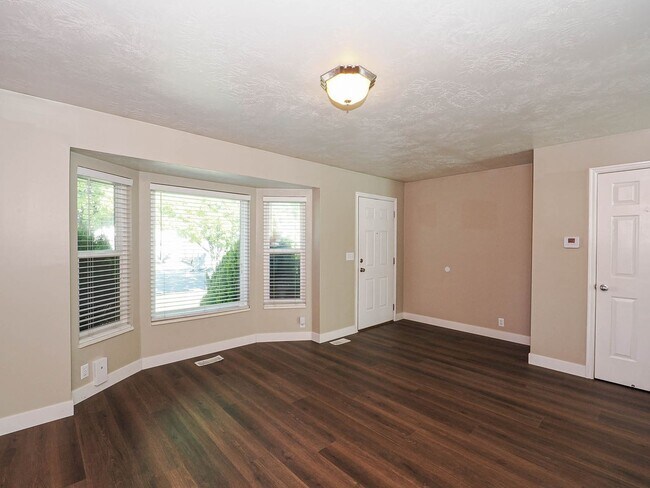Building Photo - Beautiful House in West Jordan
