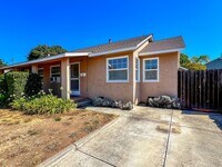 Building Photo - Napa Duplex Close to South Napa Shops