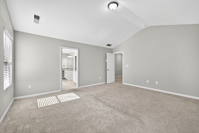 Building Photo - 267 Nongo Wy