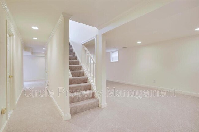 Building Photo - 1805 N Adams St