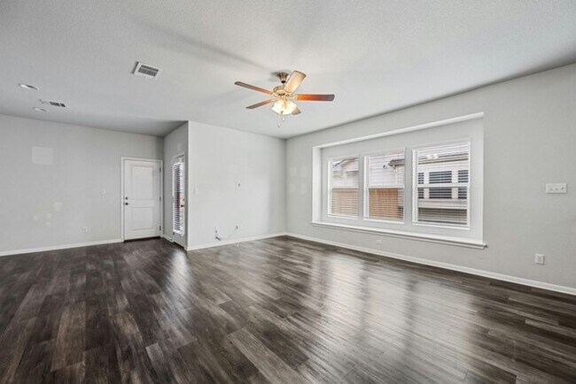 Building Photo - 8128 Daisy Cutter Crossing