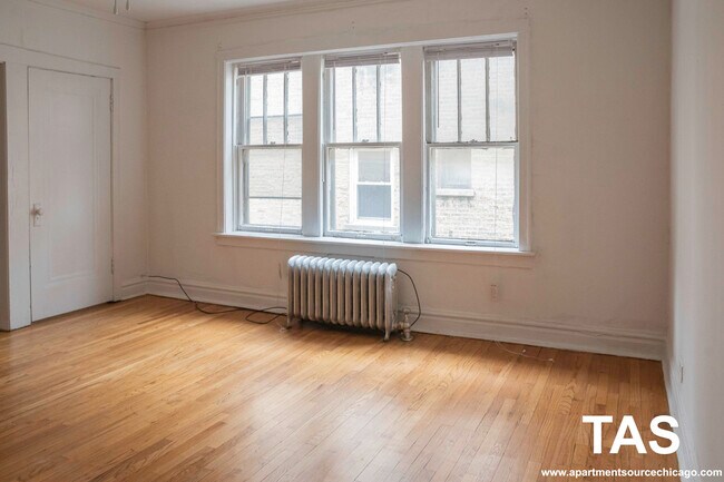 Building Photo - 3902 W Argyle St