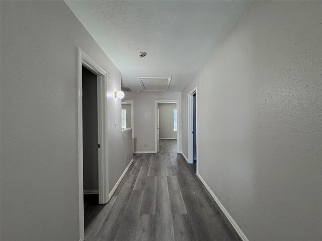 Building Photo - 12424 Sunlit Wood Way