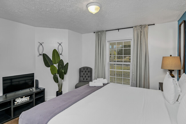 Building Photo - 1201 Chevis St