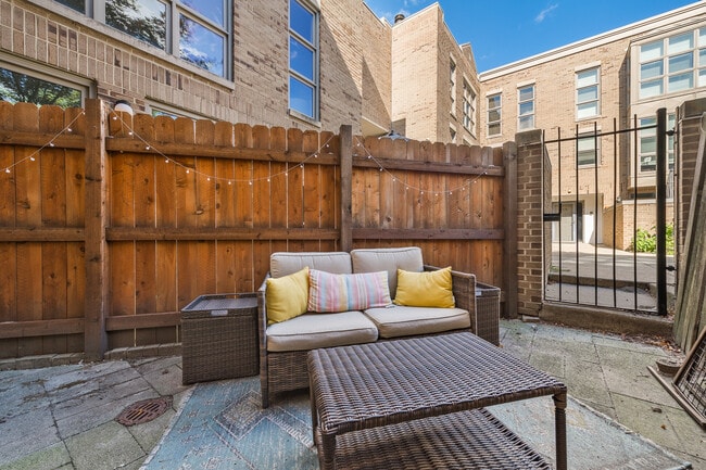 Building Photo - 2389 N Wayne Ave