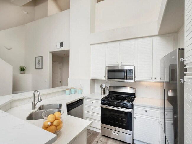 Building Photo - 440 Navaro Pl