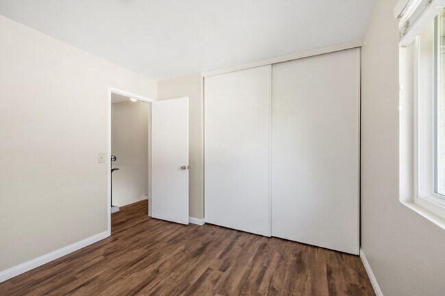 Building Photo - PEAC87