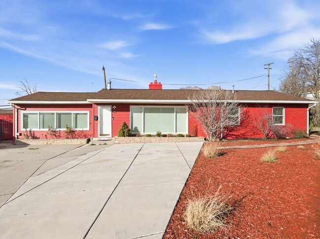 Building Photo - 2885 E Loran Heights Dr