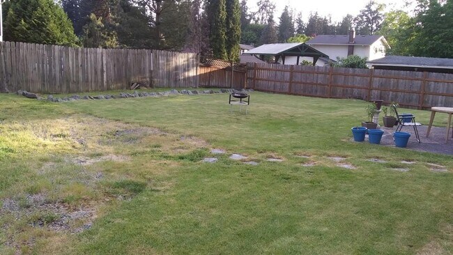 Building Photo - 3 bedroom home in Marysville!