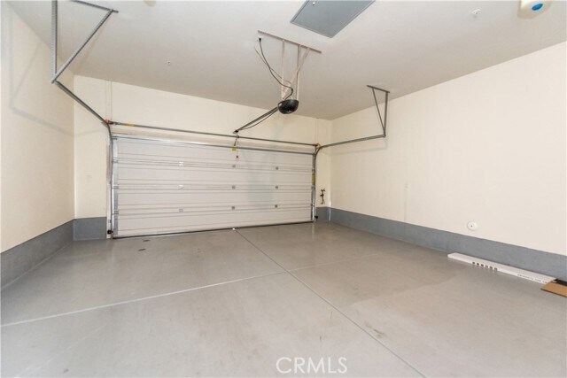 Building Photo - 33 Roycroft