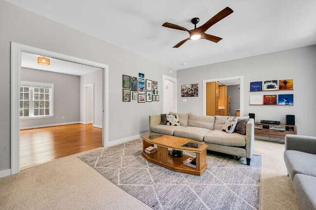 Building Photo - 4 Bedroom Home on 3.65 Acres in Moseley – Available September 22nd – $3,500/mo