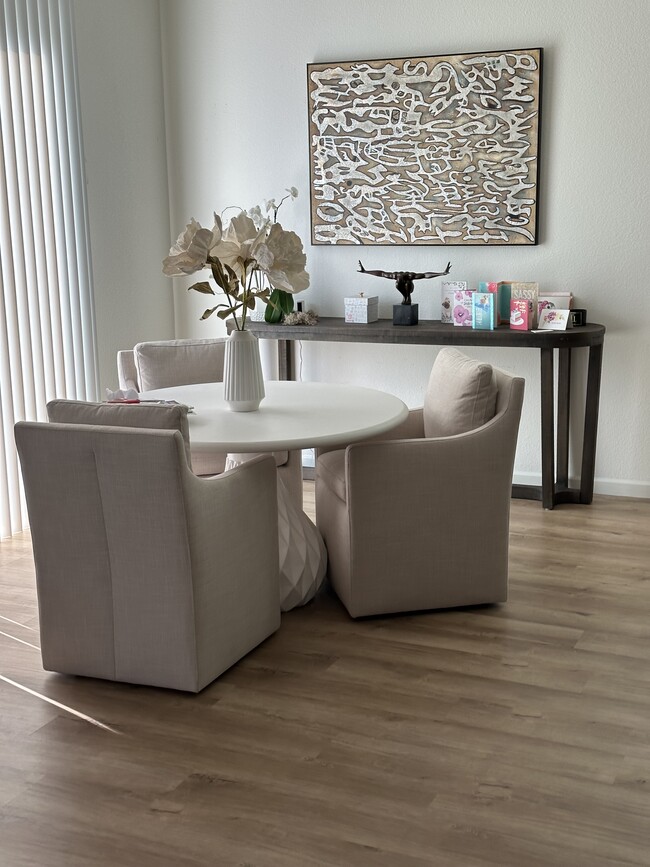 Building Photo - 2295 Iron Point Rd