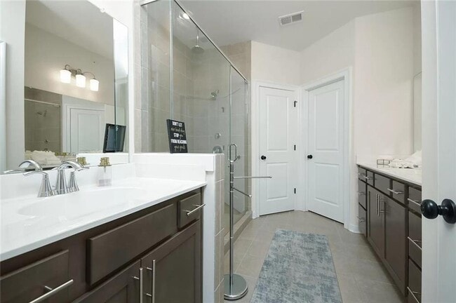 Building Photo - 2048 Holtz Ln