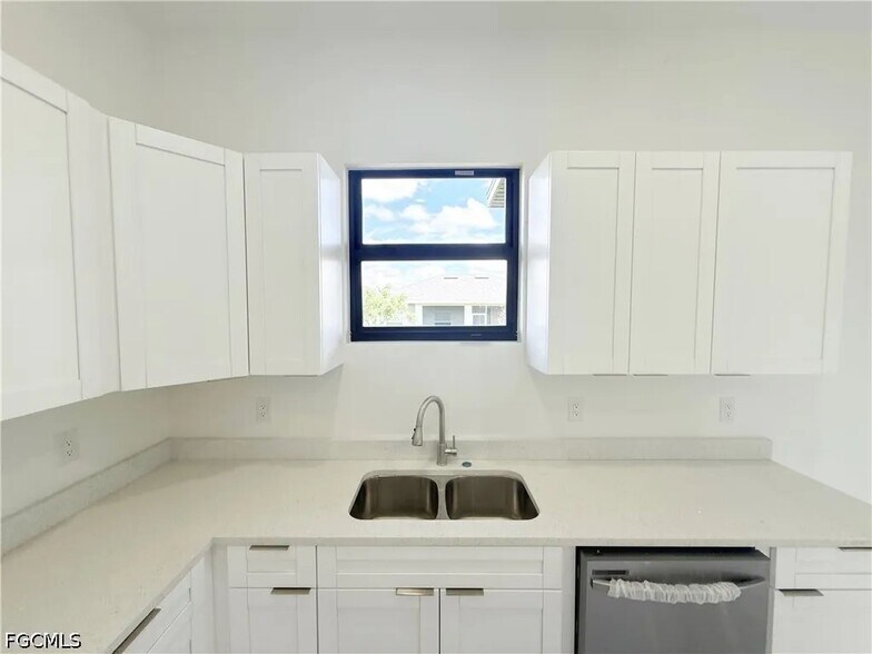 Building Photo - 4229 NW 32nd St