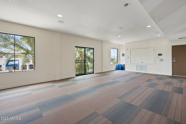 Building Photo - 2511 W Queen Creek Rd