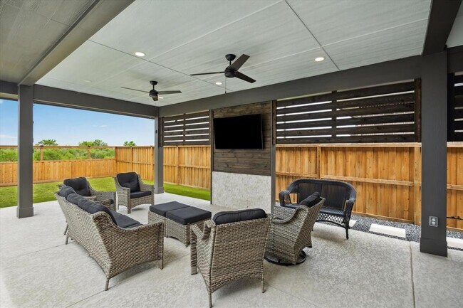 Building Photo - 14115 Garibaldi Dr