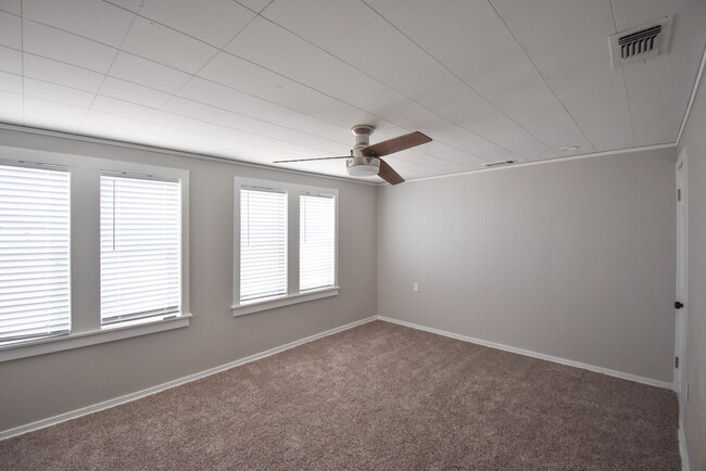 Building Photo - 2 Bedroom 1 Bath On Acreage in Lindale ISD!