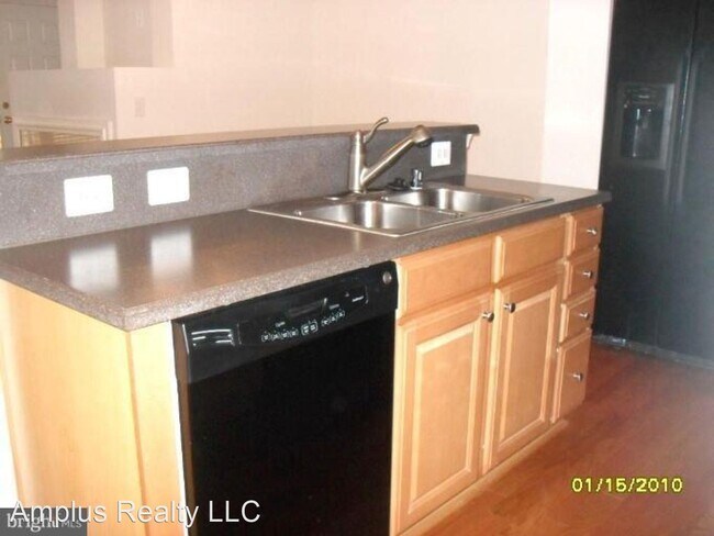 Building Photo - 3 br, 2.5 bath House - 12464B Liberty Brid...