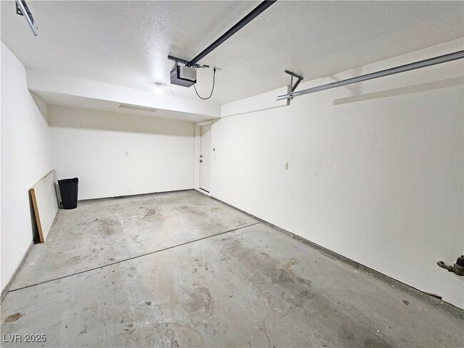 Building Photo - 200 S Mount Charleston Dr E