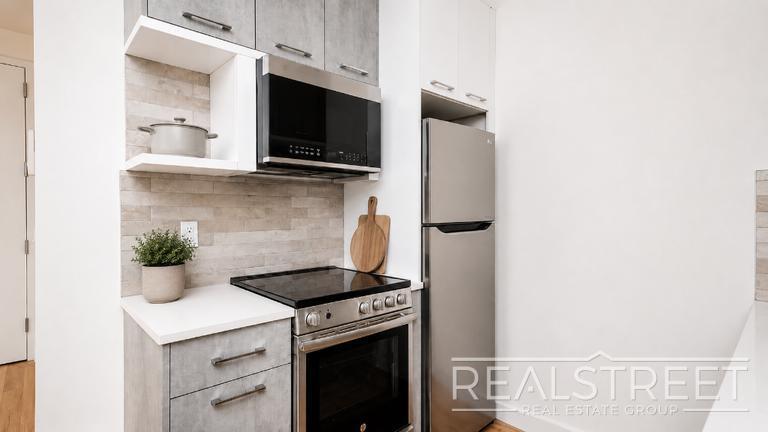Building Photo - MODERN 1 BED IN CROWN HEIGHTS!