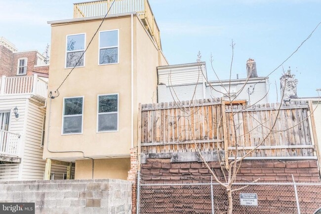 Building Photo - 522 S Bethel St