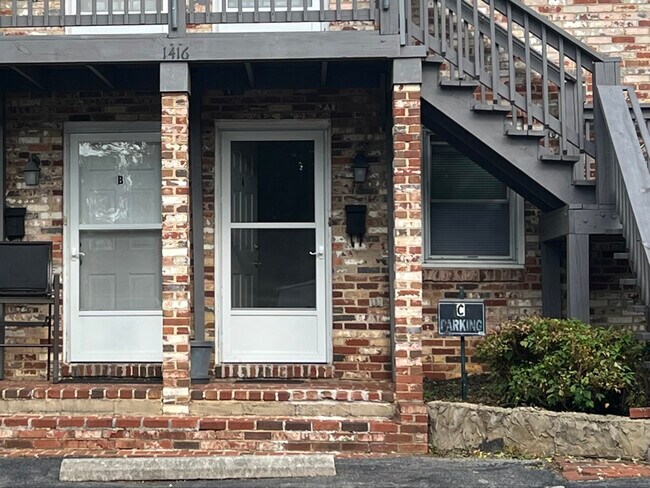 Building Photo - 1416 Moorman Ave NW