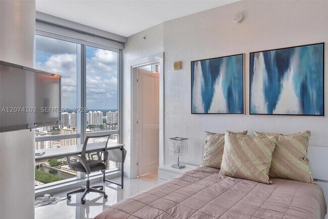 Building Photo - 17121 Collins Ave