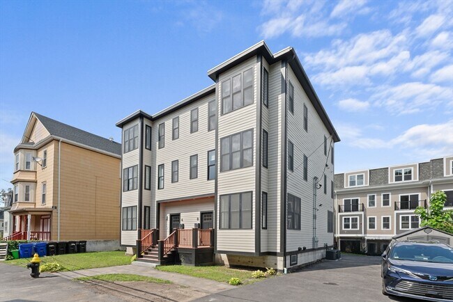 Building Photo - 8 Burton Ave