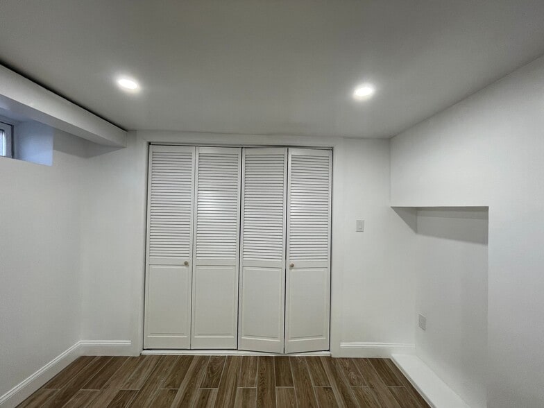 Basement - 11 Raymond Pl