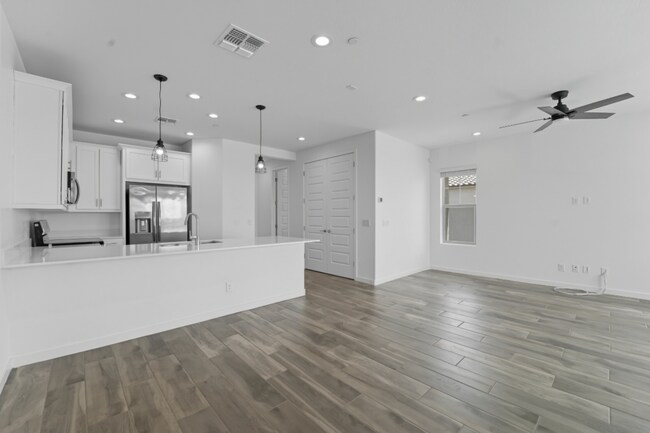 Building Photo - Like Brand New Luxurious Modern 3 Bedroom 2 Bath Townhome in Warner Meadow – Rare Rental Opportun...