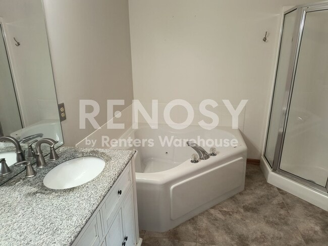 Building Photo - 4BD/2BA in Hopkins Available Now