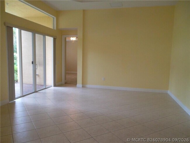 Building Photo - 5091 SW 173rd Ave